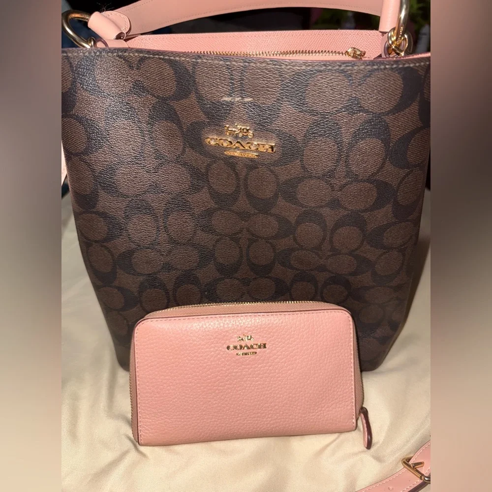 COACH Shoulder Bag Town Bag
Brown + Shell Pink - Picture 2 of 9